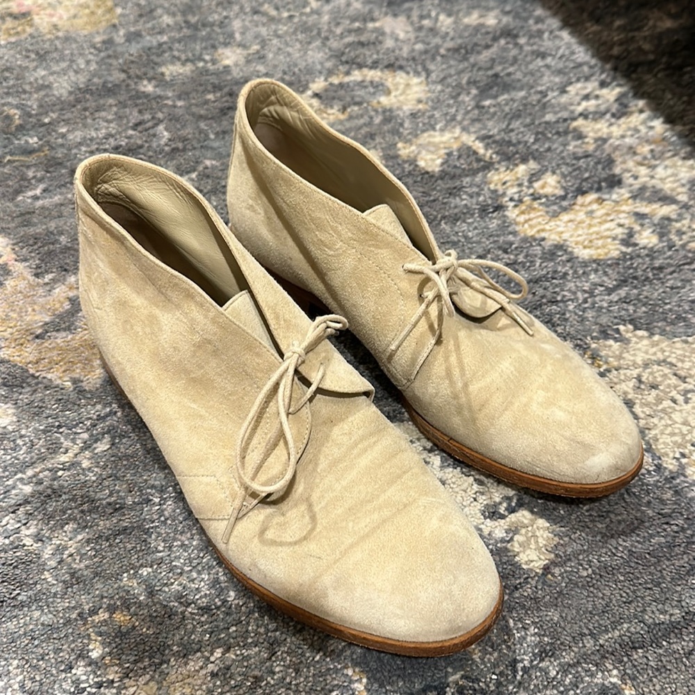 Jenni Kayne cream suede desert boots 8.5